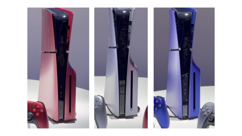 La PS5 Slim en rouge, bleu et argent // Source : Nicolas Lellouche pour Numerama