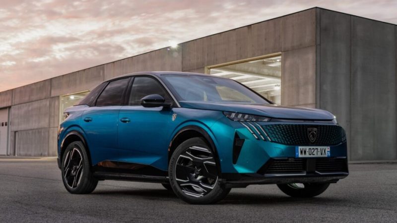 Peugeot augmente sa durée de garantie pour « aider à passer à l’électrique sans aucun stress » : un choix à double tranchant
