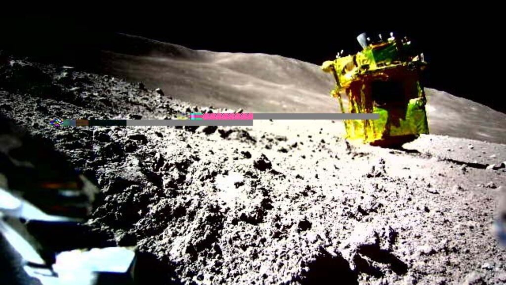 La mission SLIM sur la Lune. // Source : JAXA/Takara Tomy/Sony Group Corporation/Doshisha University (photo recadrée)