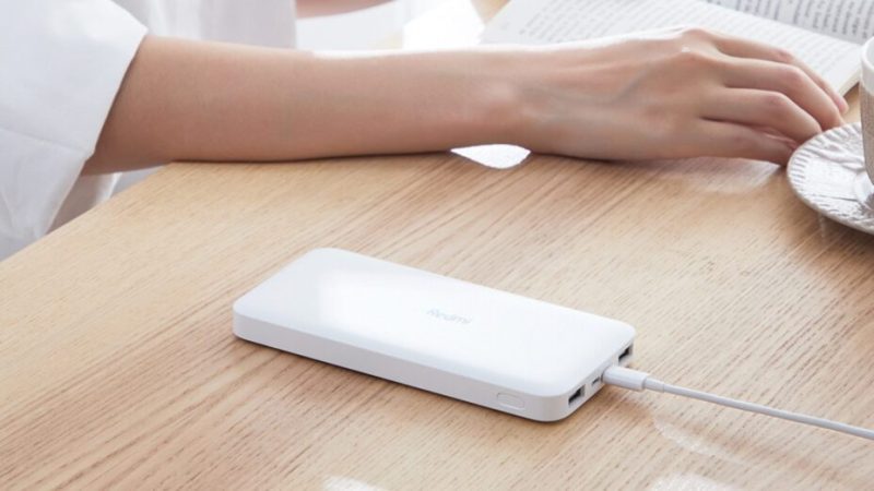 Marre de manquer de batterie ? Cet accessoire indispensable est à moitié prix