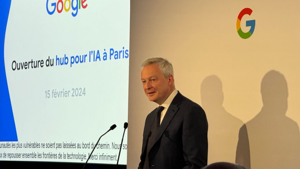 Bruno Le Maire lors de l'inauguration du centre Google. Son discours était pro-IA, pro-Google, pro-innovation et pro-nucléaire. // Source : Numerama