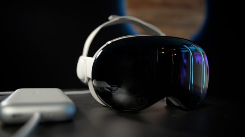 Il faut se méfier des chiffres sur le « flop » de l’Apple Vision Pro