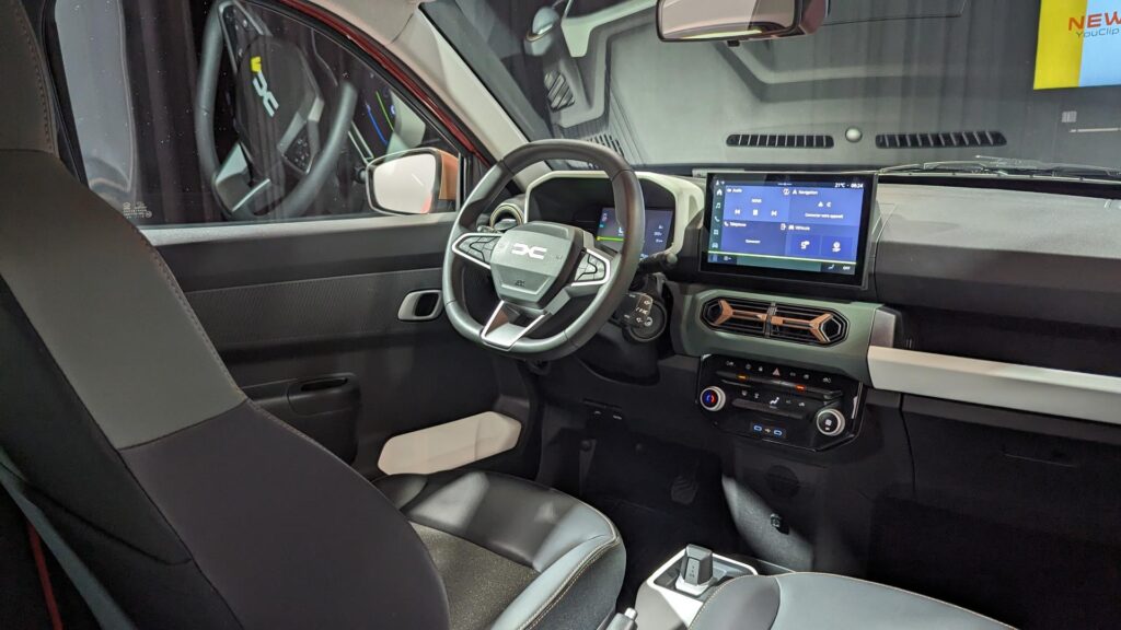 New interior of the Dacia Spring // Source: Raphaelle Baut for Numerama