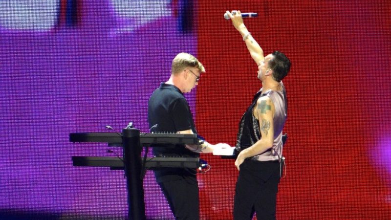 La vidéosurveillance algorithmique pour les JO se déploie déjà en France, avec Depeche Mode