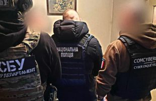 Les images de l'arrestation des hackers de Lockbit. // Source : Police nationale ukrainienne