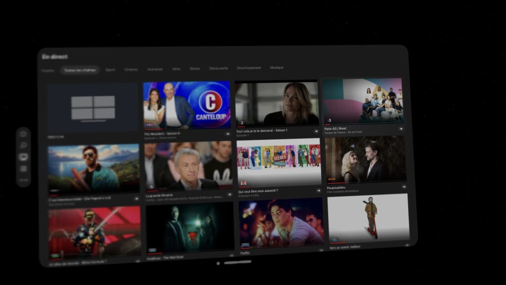 L'interface de myCANAL dans visionOS, avec du noir en arrière-plan faute de lumière.