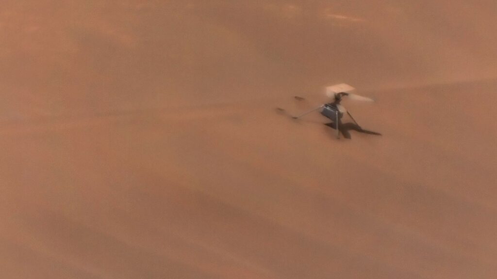 The image taken on Mars, reworked to better distinguish Ingenuity.  // Source: NASA/JPL-Caltech/LANL/CNES/IRAP/Thomas Appéré (cropped image)