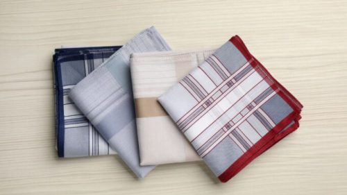 Des mouchoirs en tissu. // Source : Canva
