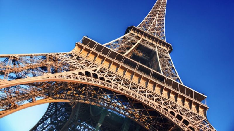 Pourquoi la tour Eiffel est-elle rouillée ?