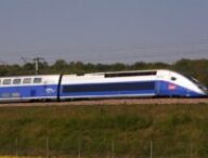 Un TGV. // Source : Flickr/CC/gasdub (photo modifiée avec Canva)
