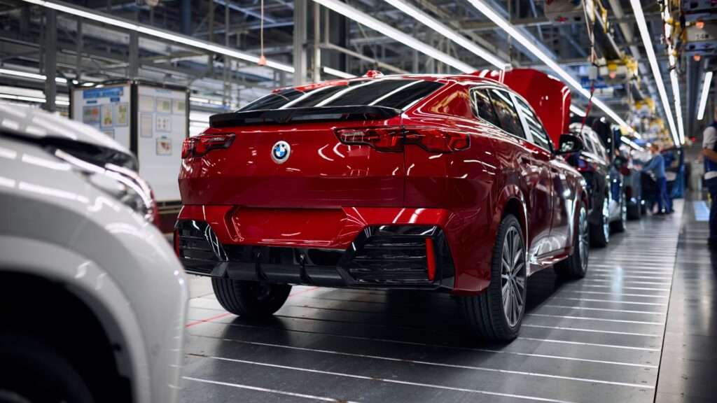 Usine allemande pour la BMW ix // Source : BMW