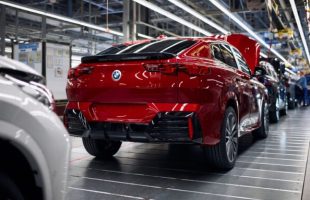 Usine allemande pour la BMW ix // Source : BMW