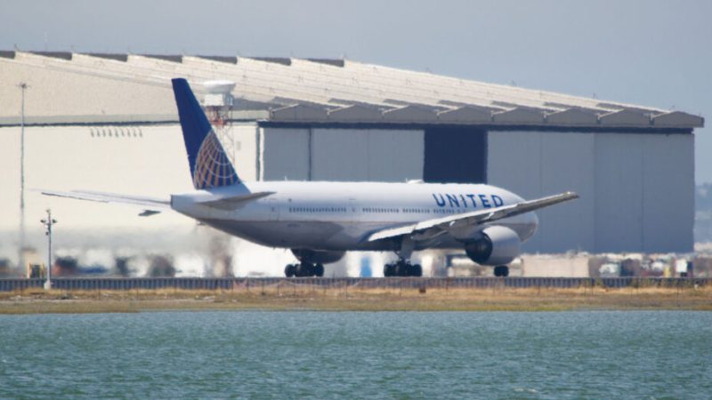 Une vidéo montre un avion Boeing 777 perdre une roue au décollage