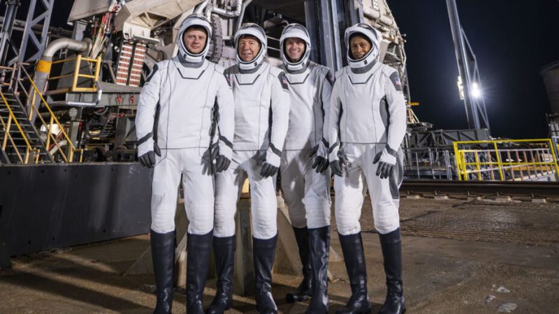 SpaceX propulse 4 astronautes vers l’ISS avec sa fusée Falcon 9