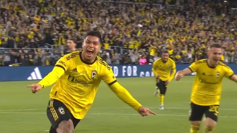On a vu du foot en 3D dans l’Apple Vision Pro : la télé a du souci à se faire