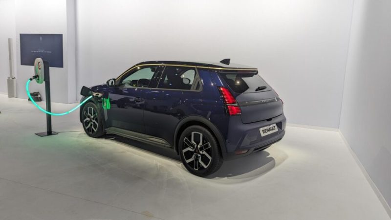 Renault joue gros sur l’absence de recharge rapide sur la Renault 5 d’entrée de gamme