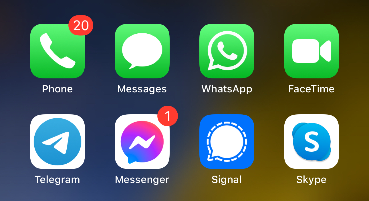 Les principales applications de messagerie dans l'environnement iOS. Le vert est plus universel que le bleu.