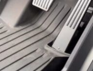 Pédale de Cybertruck avec son rivet // Source : Capture vidéo @aaronjcash sur X