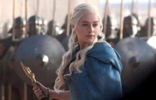 Daenerys dans Game of Thrones. // Source : HBO
