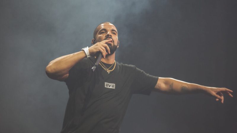 Drake retire en vitesse un titre utilisant un deepfake sonore de Tupac pour attaquer Kendrick Lamar