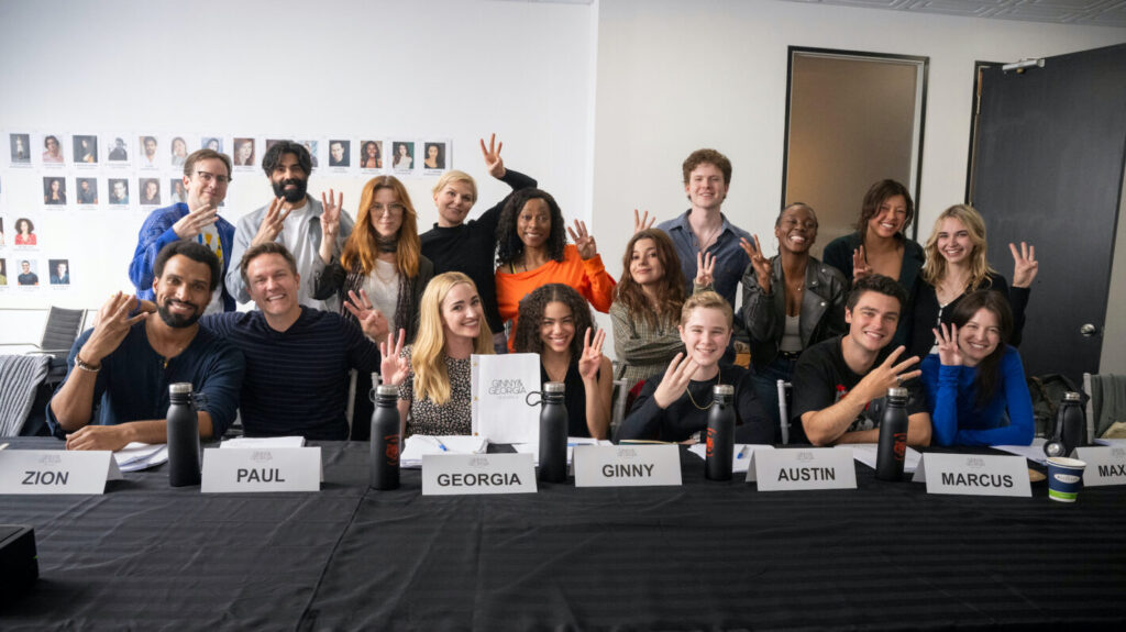 Tout le casting de Ginny & Georgia est de retour sur le tournage de la saison 3. // Source : Netflix / compte Instagram