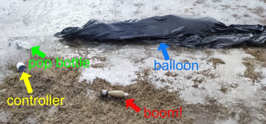 Un ballon trouvé avec un mortier.  // Source : DanielR /
