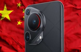 Le Huawei Pura 70 devant un drapeau chinois. // Source : Numerama