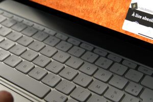 Le clavier Magic Keyboard de l'iPad Pro M4. // Source : Numerama