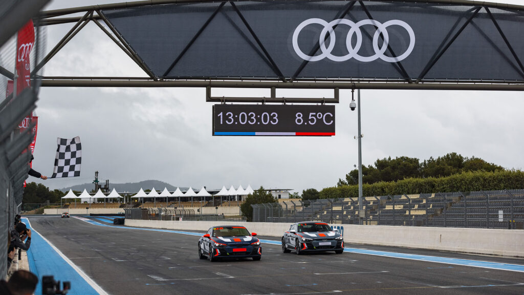 End of race for the Audi e-tron endurance experience // Source: Audi - Laurent Gayral / Rémi Chaillaud