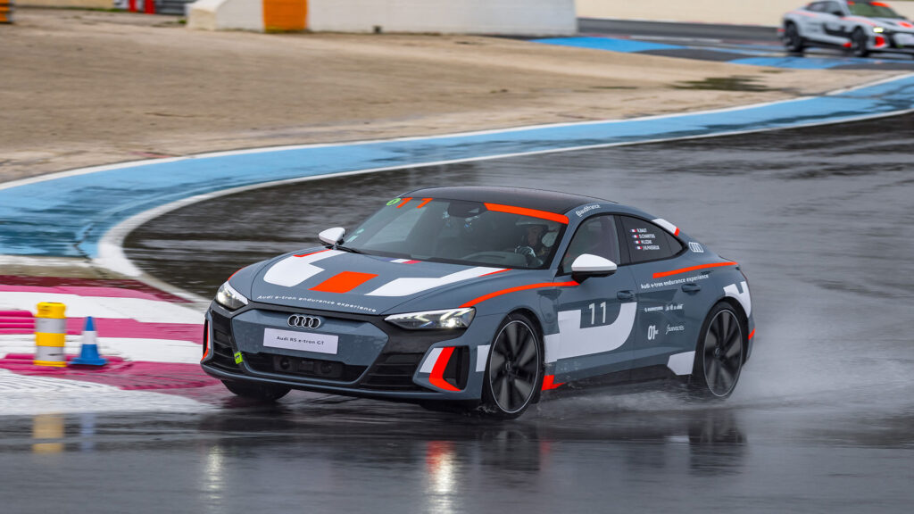 On the attack during the Audi e-tron endurance experience // Source: Audi - Laurent Gayral / Rémi Chaillaud