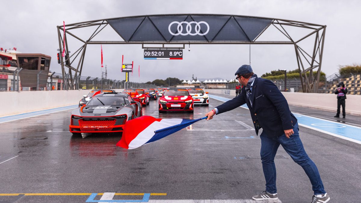 Départ des Audi e-tron endurance experience  // Source : Audi - Laurent Gayral / Rémi Chaillaud