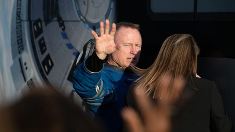 Elon Musk profite des ennuis de Boeing pour dénoncer les dérives du vol habité Starliner