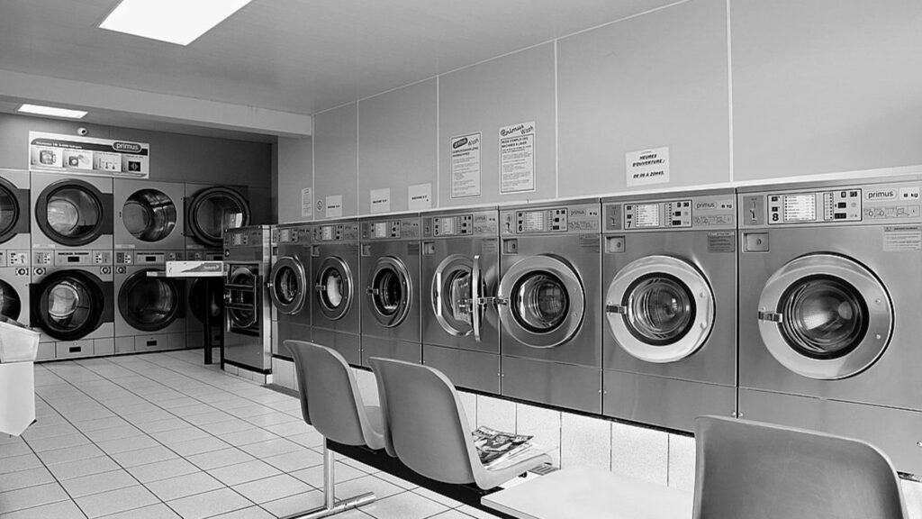 A laundromat // Source: Wikimedia Commons 