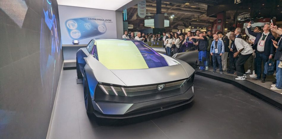 Peugeot Inception Concept à Vivatech // Source : Raphaelle Baut Peugeot Inception Concept à Vivatech // Source : Raphaelle Baut