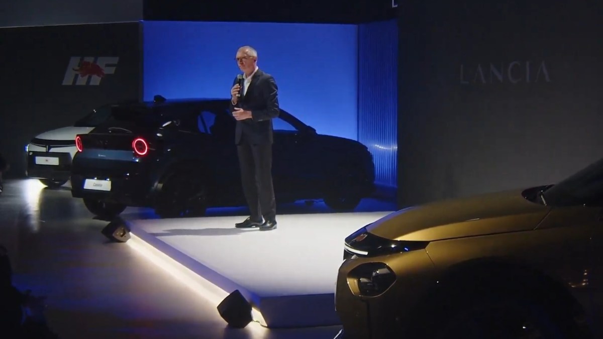 Carlos Tavares à la présentation Lancia Ypsilon // Source : Extrait vidéo live Lancia