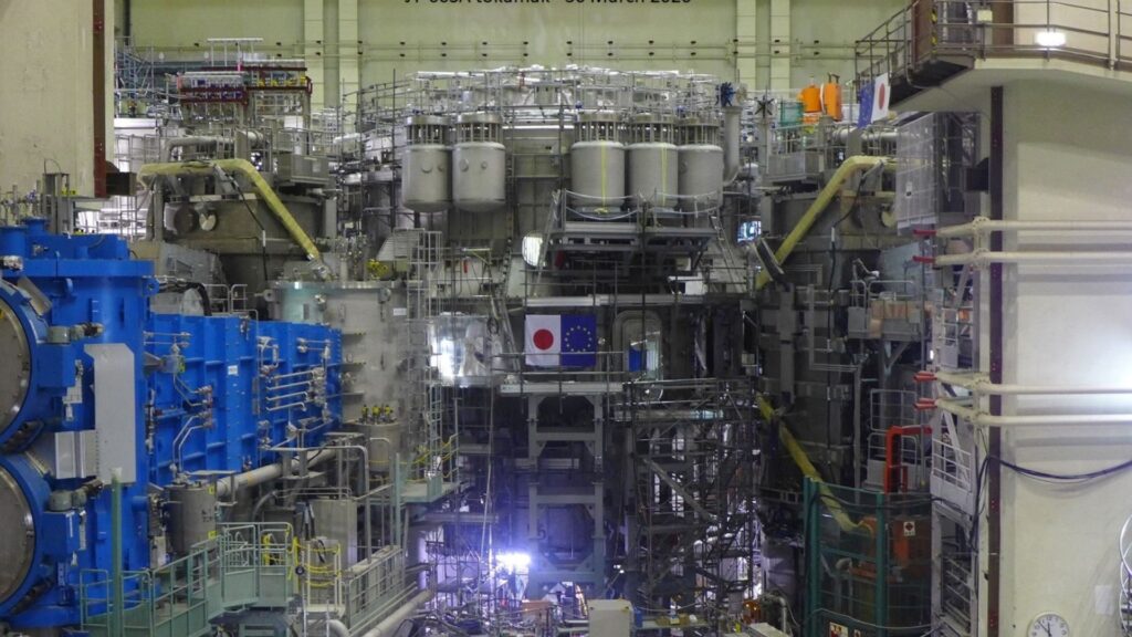 The artificial sun itself is enclosed in a cryostat, a cold cage, and the plasma is then confined in the vacuum chamber. // Source: CEA (image from March 2020)