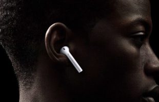 AirPods 2 // Source : Apple