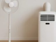 Climatiseur vs ventilateur : quelles sont les différences ? // Source : Générée avec Sora par Numerama