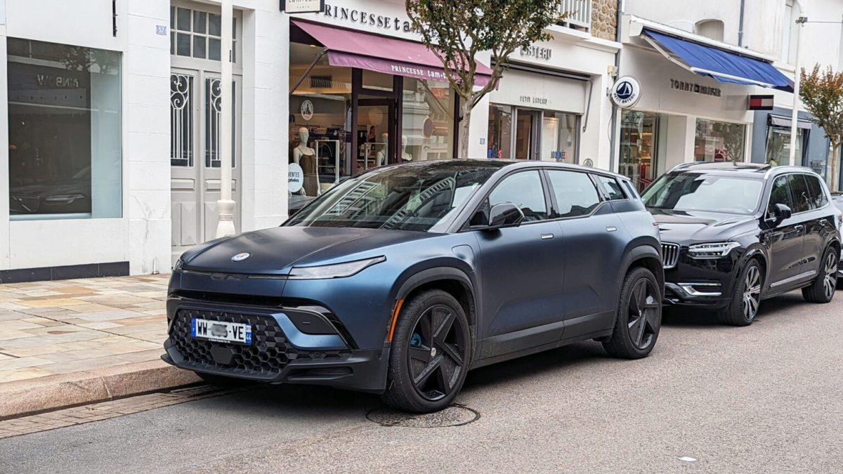 Un Fisker Ocean fraîchement livré dans les rues en France  // Source : Raphaelle Baut 