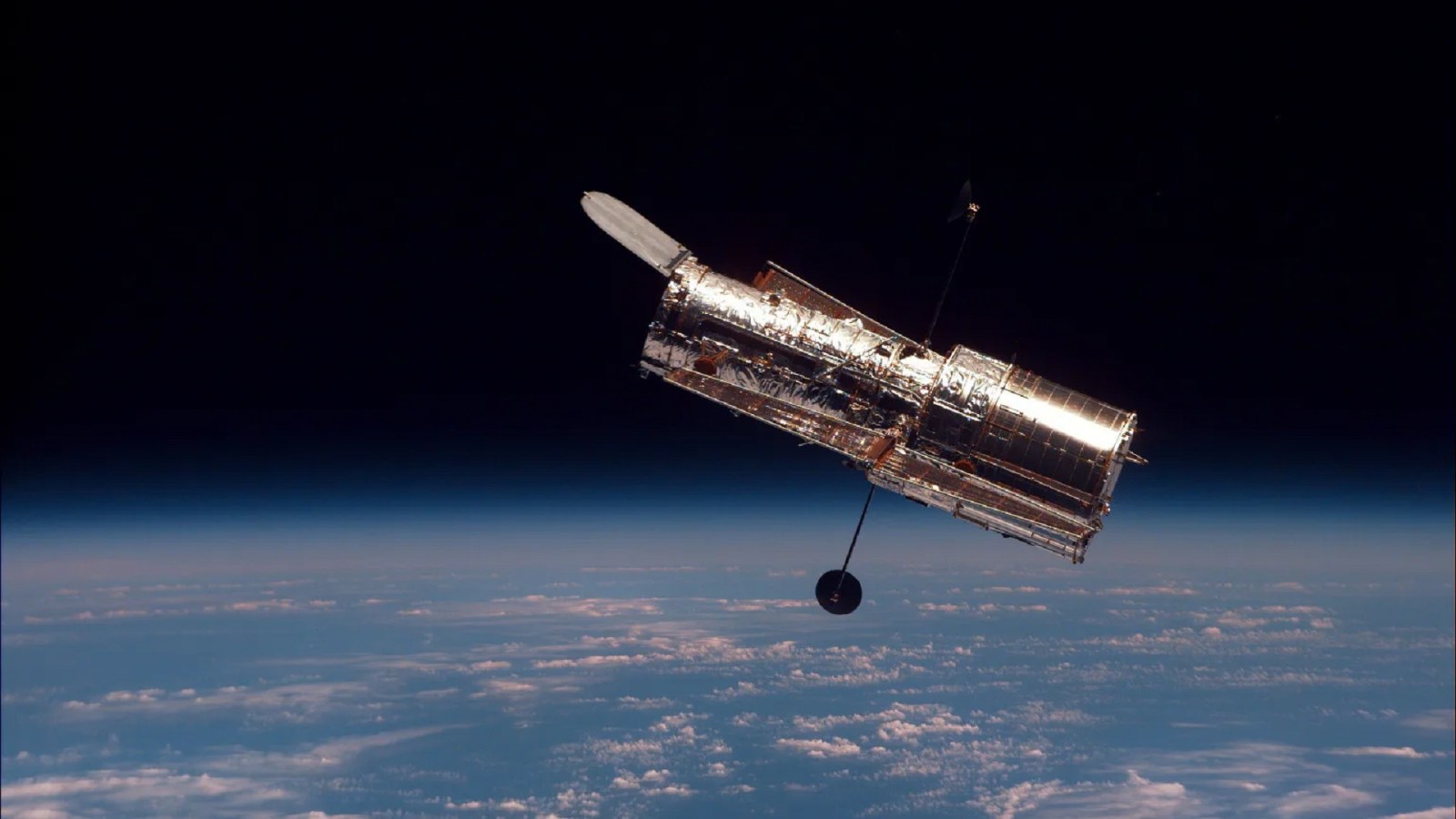 Hubble en danger : le télescope spatial pourrait disparaître plus tôt que prévu