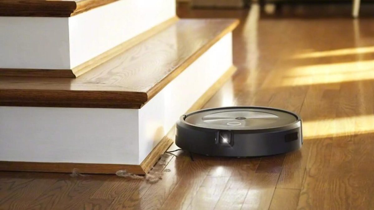 Roomba j7+ // Source : iRobot