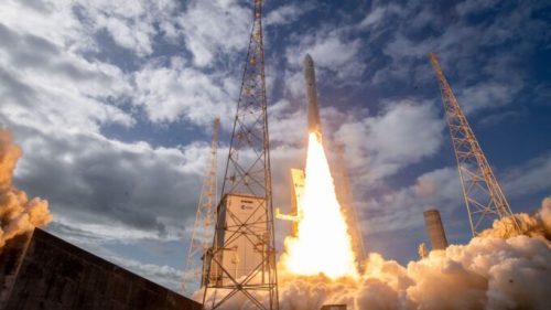 Décollage de la fusée depuis la base de lancement. // Source : CNES/ESA/Arianespace-ArianeGroup/Optique Vidéo CSG/S.Martin-P.Piron, 2024 (photo recadrée)