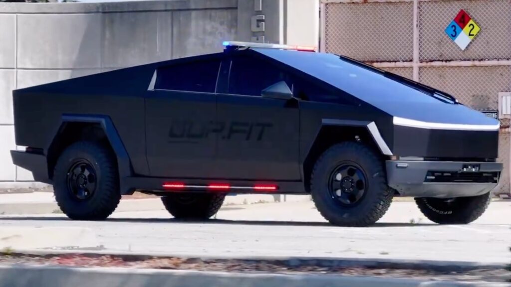 Le Cybertruck de Tesla au format police // Source : Unplugged Performance