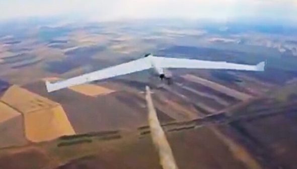 Un drone russe touché par un drone ukrainien. // Source : Ministère de la défense ukrainienne