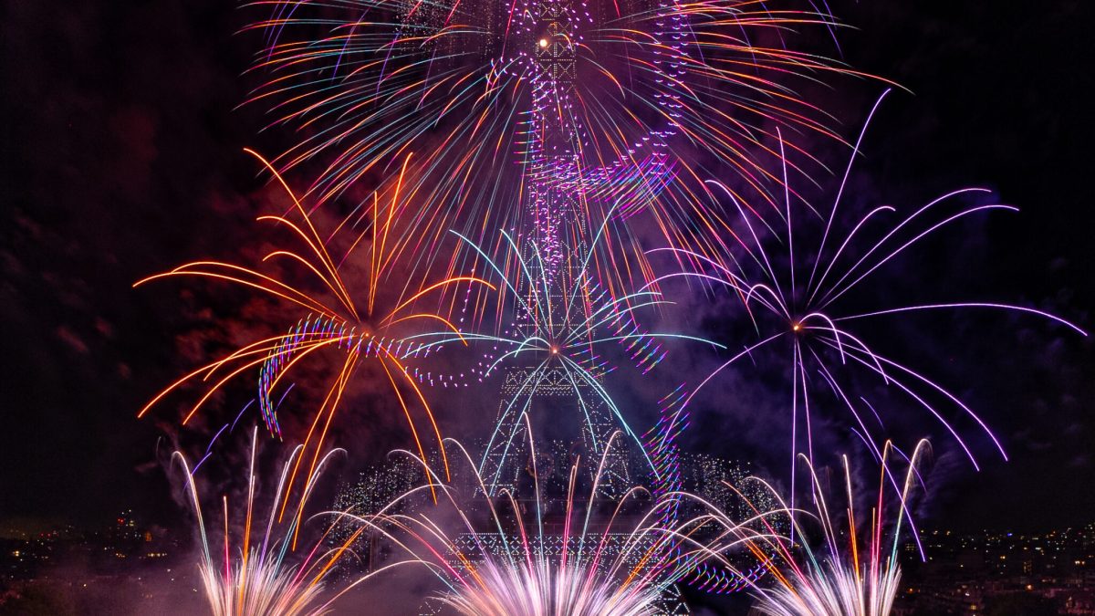 Une composition durant le feu d'artifice. // Source : Groupe F