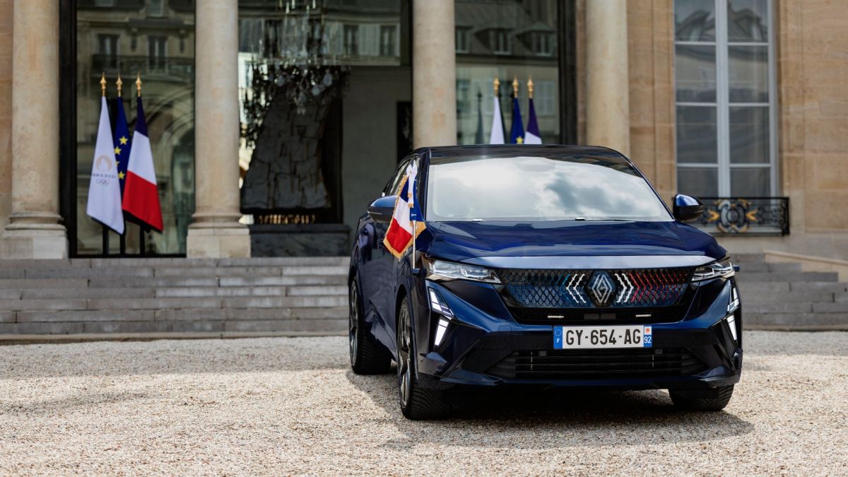 Renault Rafale voiture officielle de la Présidence de la République // Source : Pierre Morel pour Renault