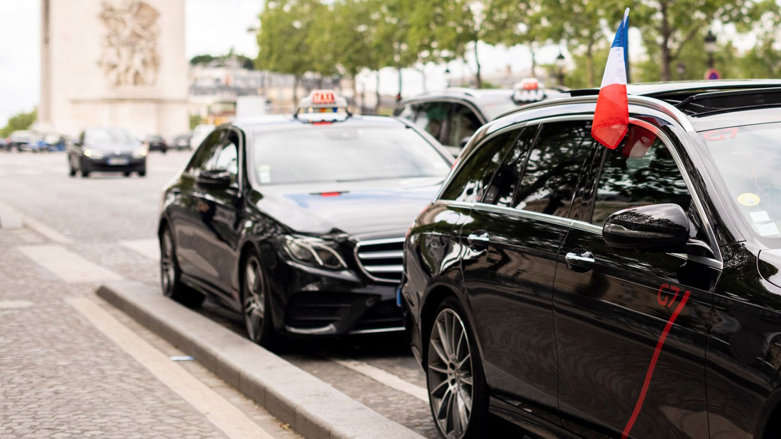 Taxi R E Le gouvernement aide les taxis à passer à l’électrique, mais avec ...