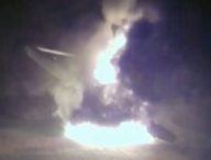 L'explosion du booster. // Source : Via X @SpaceX (image modifiée)