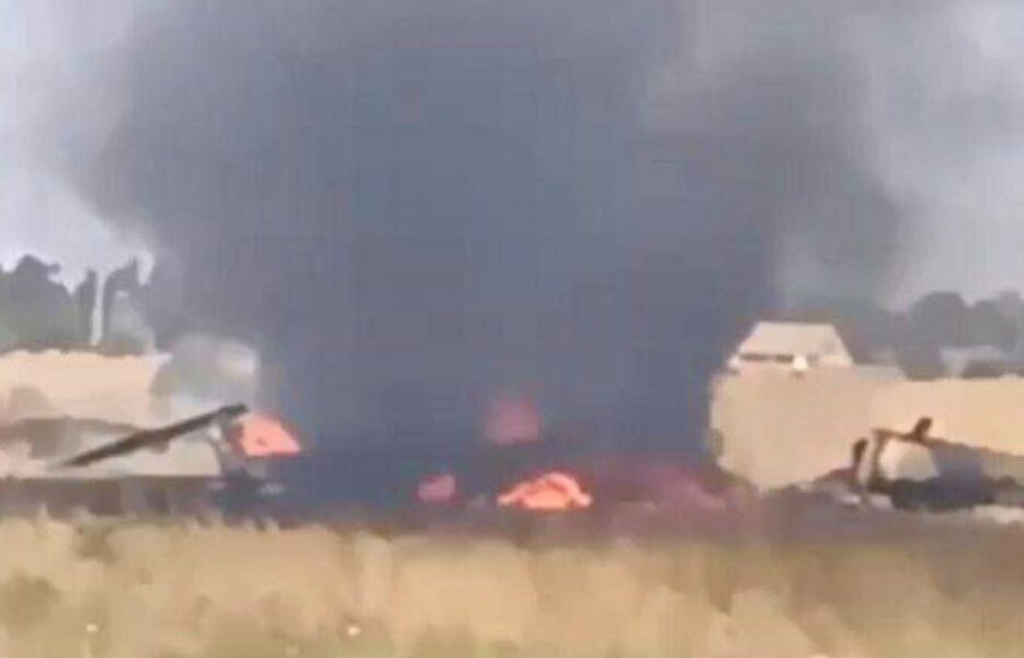 Les images du Mi-8 russe en feu. // Source : X / OSINTtechnical