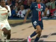 Le PSG face à Montpellier // Source : YouTube DAZN